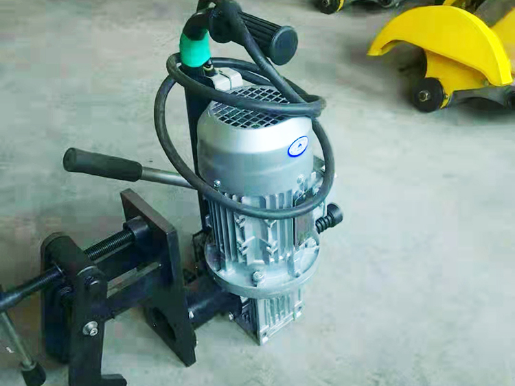 DZG-31型電(diàn)動空心(xīn)鋼軌鑽(zuàn)孔機