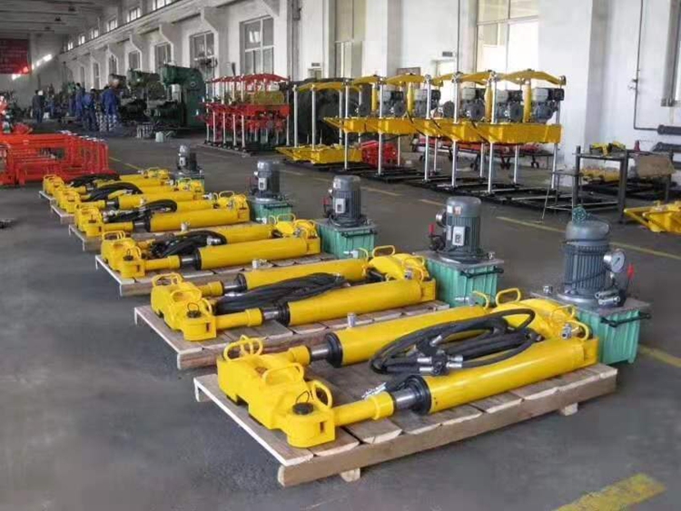 YLS-900型液(yè)壓拉伸(shēn)機