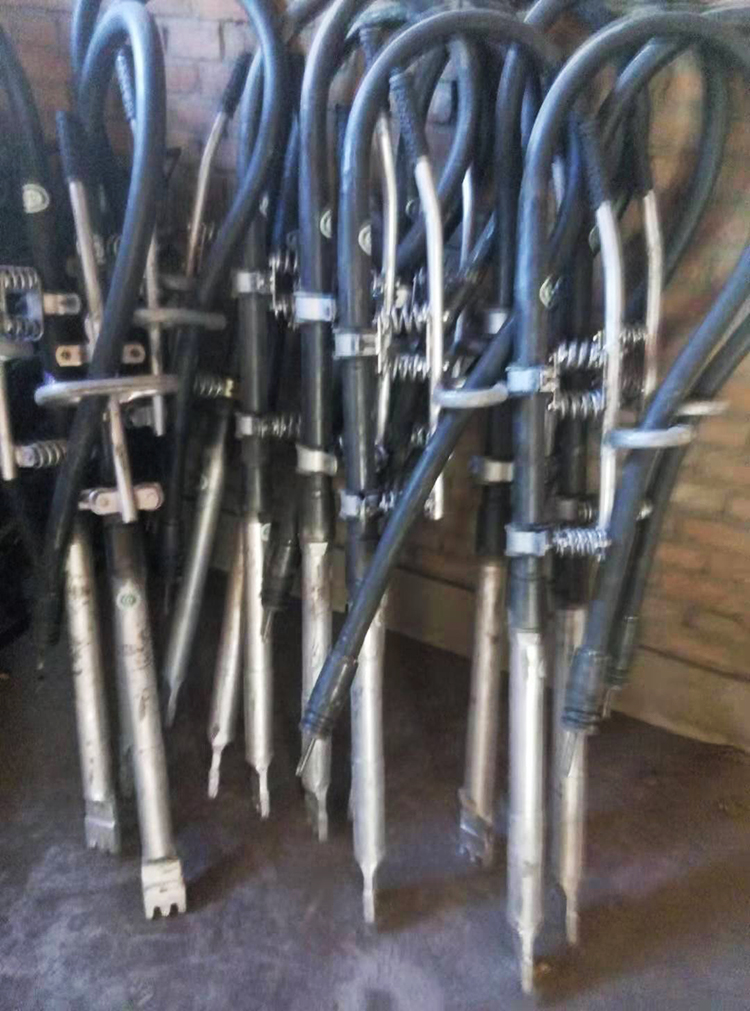 ND-4X4型一拖四内(nèi)燃軟軸高頻搗固(gù)機