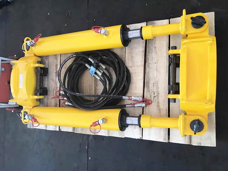 YLS-900型液(ye)壓拉伸(shēn)機