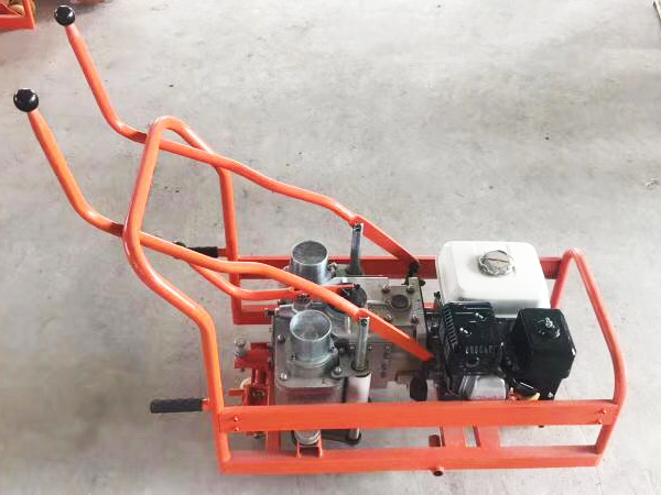 NLB-600型(xing)雙頭内燃(ran)螺栓扳手(shou)