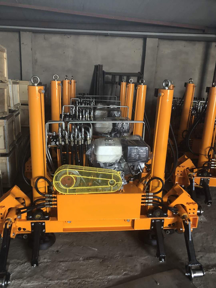 YQBJ-250型門式(shì)液壓起撥道機(jī)