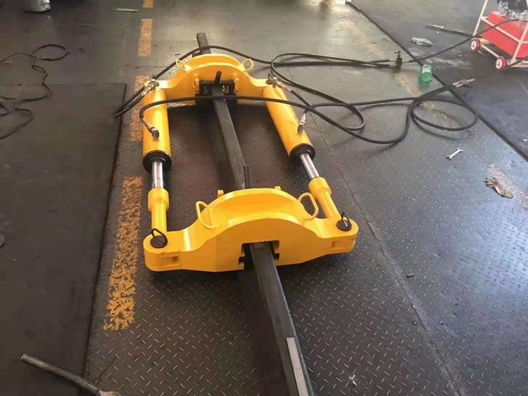 YLS-900型液(yè)壓拉伸(shēn)機