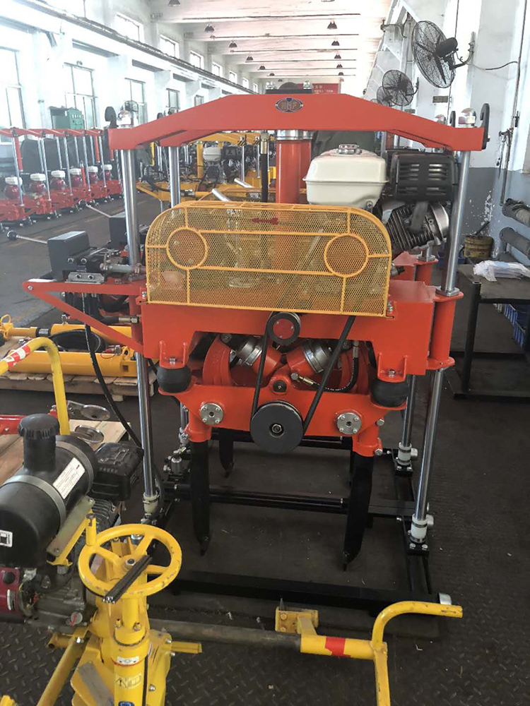 YCD-4型液(yè)壓道岔搗(dao)固機