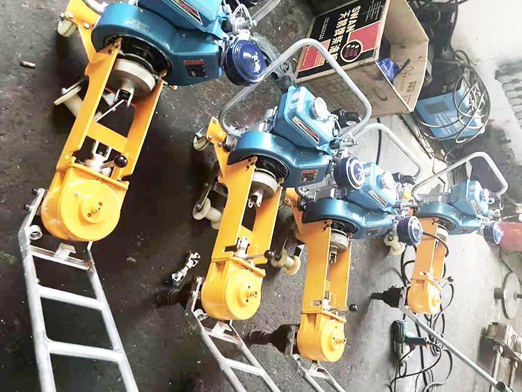 NLB-300型(xíng)單頭内(nei)燃螺栓(shuān)扳手